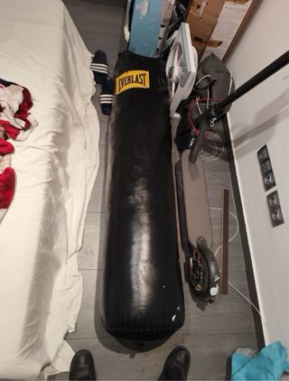 Saco de boxeo Everlast negro cuero 20kg