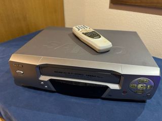 Reproductor VHS Sanyo NICAM-A2 Hi-Fi STEREO