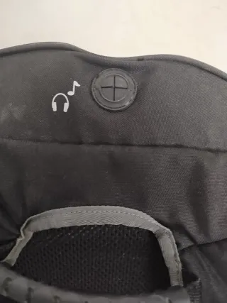 Patines en línea negro y blanco con mochila