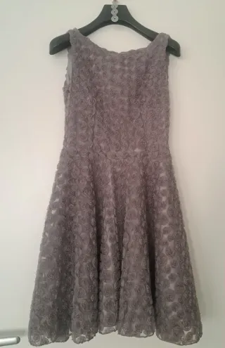 Abito elegante grigio tortora con rose