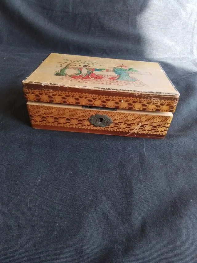 Borsa da toilette antica con design orientale