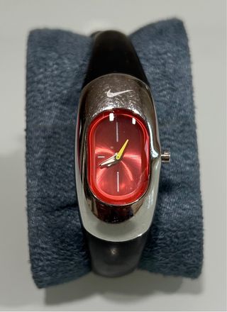 Reloj Nike WR0102 Ovalado Esfera Roja