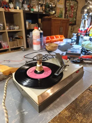 Giradiscos Vintage con Lámpara