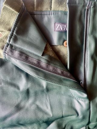 Falda Zara Piel Sintética Verde Talla 42