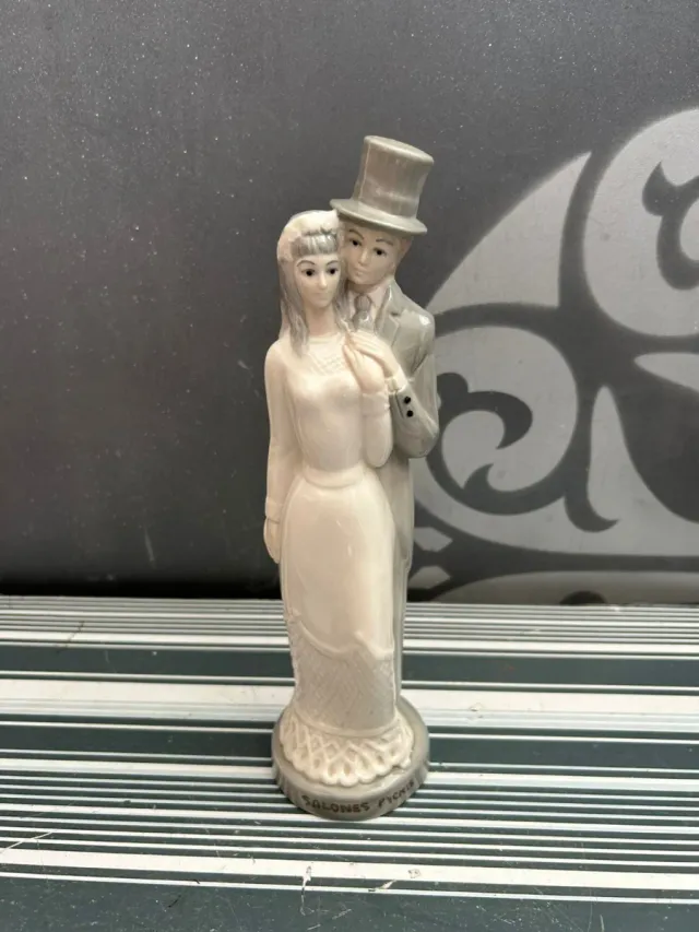 Figura novios de porcelana vintage