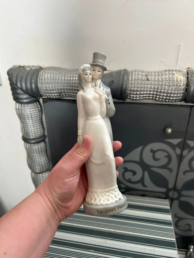 Figura novios de porcelana vintage