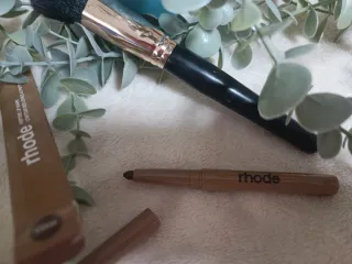 Delineador de labios Rhode Beige/Marrón