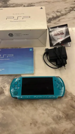Sony PSP Slim & Lite Console turchese