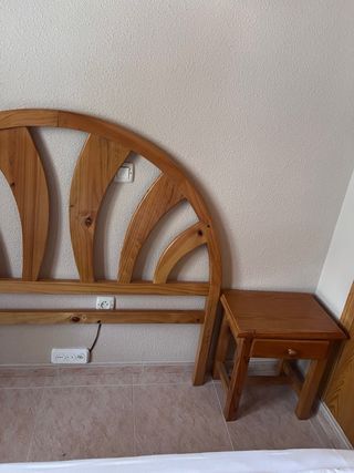 Cabecero de pino y 2 mesillas