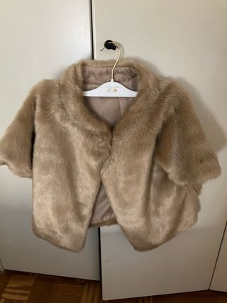 Pelliccia ecologica beige