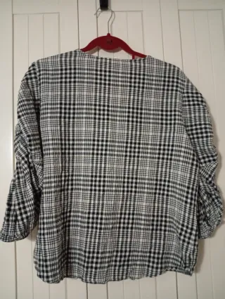 Blusón Zara Cuadros Blanco y Negro