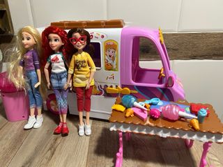 Muñecas Barbie Princesas y Camión Comida