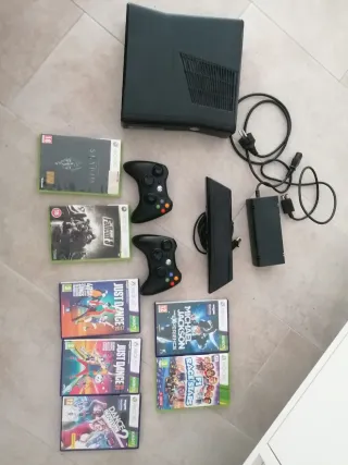 Kinetic Xbox 360 con juegos y mandos