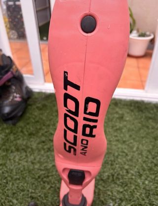 Patinete infantil rosa Scoot and Ride