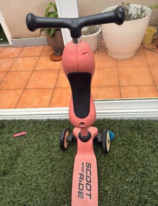 Patinete infantil rosa Scoot and Ride