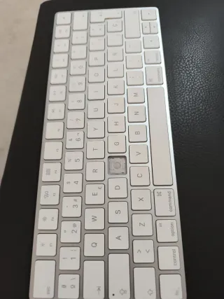 Teclado Inalámbrico Apple Plata
