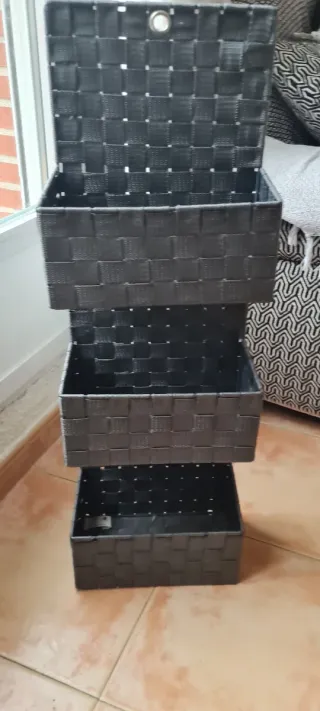 Scaffale in tessuto nero da appendere