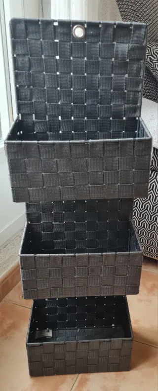 Scaffale in tessuto nero da appendere