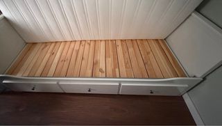 Diván Ikea Hemnes con 3 cajones y 2 colchones