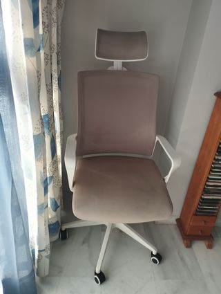 Sedia da ufficio ergonomica con ruote