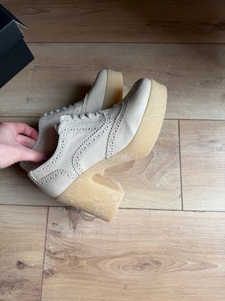 Zapatos de piel con cordones y plataforma