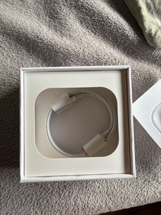 auriculares inalámbricos blancos