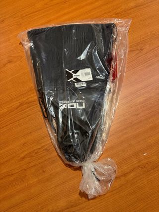 Pala de pádel NOX 2025 sin estrenar