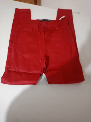Pantalón niña rojo talla L