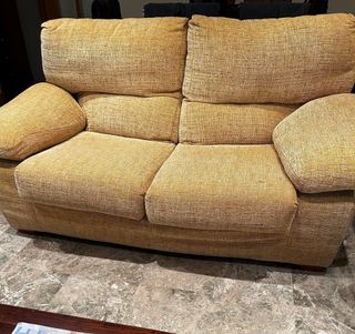 Divano a 2 posti giallo