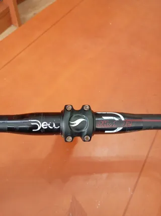 Manillar Dedda y potencia Giant connect.