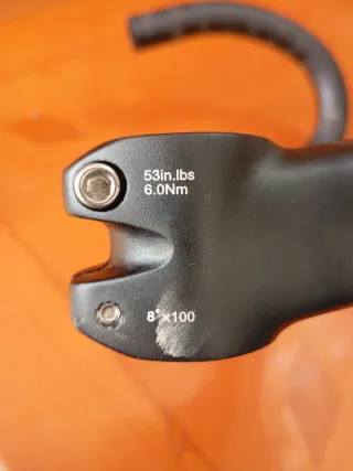 Manillar Dedda y potencia Giant connect.