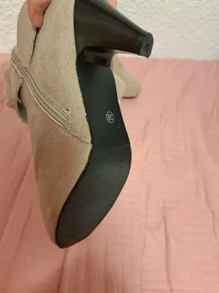 Botas beige talla 38