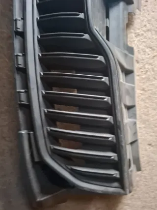 SKODA FABIA III calandra