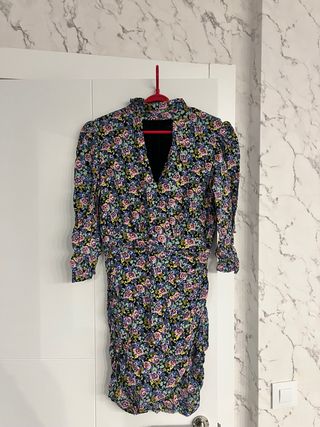 Vestido floral Bershka talla M