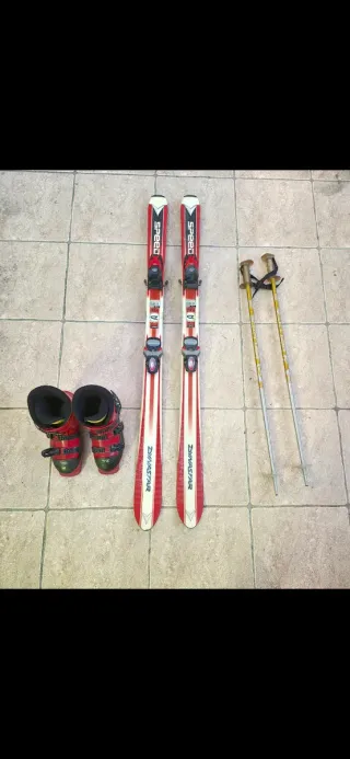 Esquís T130 con botas y bastones para niños