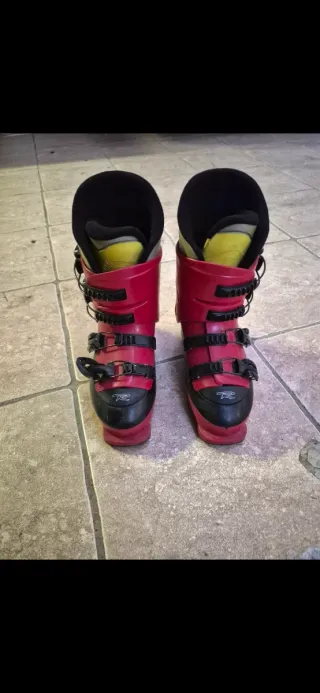 Esquís T130 con botas y bastones para niños