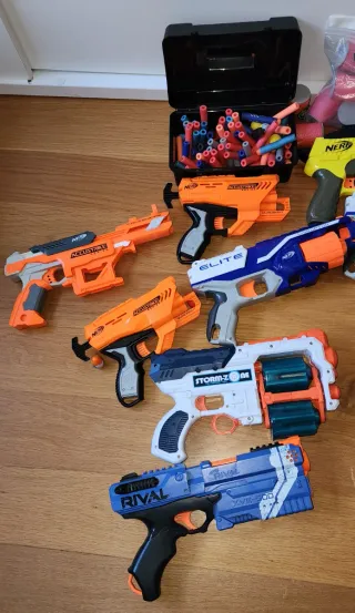 Lote Pistolas Nerf + Accesorios