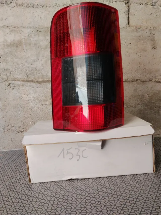 Piloto Trasero Dcho Peugeot Partner 96-02