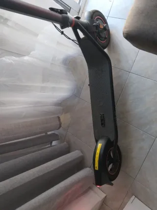 Patinete eléctrico casi nuevo