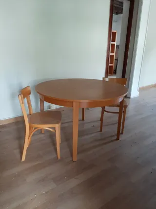 Mesa madera natural + 4 sillas Diámetro 117cm