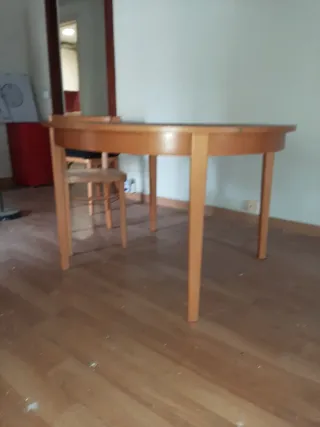 Mesa madera natural + 4 sillas Diámetro 117cm