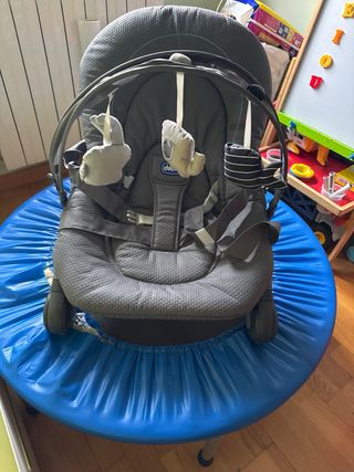 Mecedora bebé gris