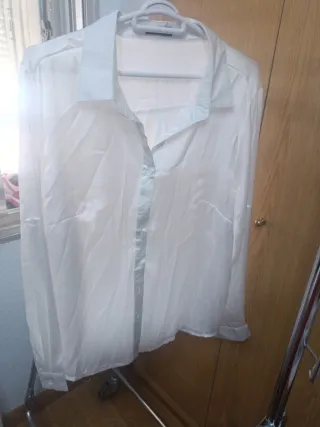 Camisa blanca tipo seda