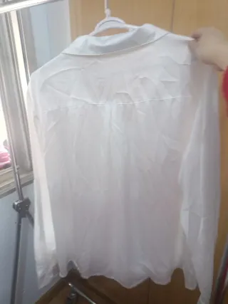 Camisa blanca tipo seda