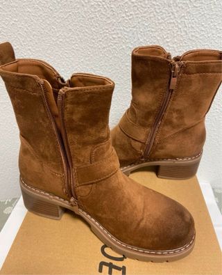 Botines ante marrones con hebilla