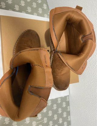 Botines ante marrones con hebilla