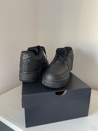 Nike Air Force 1 Negras