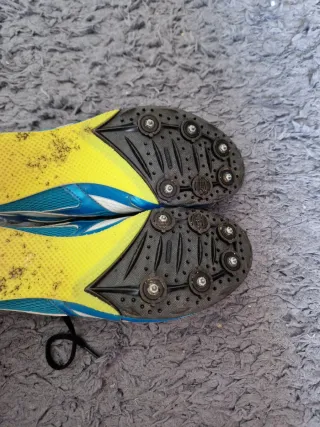 Zapatillas de clavos para atletismo