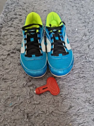 Zapatillas de clavos para atletismo