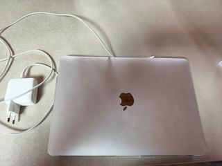 MacBook Air CPU 8 core GPU 7 8GB RAM